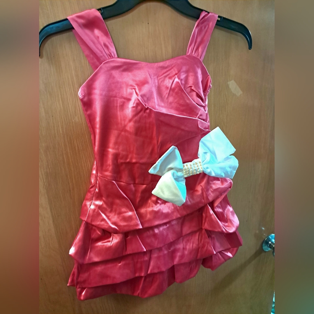 Beautiful Little Girls Satin Dress With Bow By Roxette Size 5